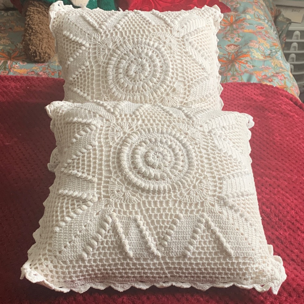 2 crochet cushions